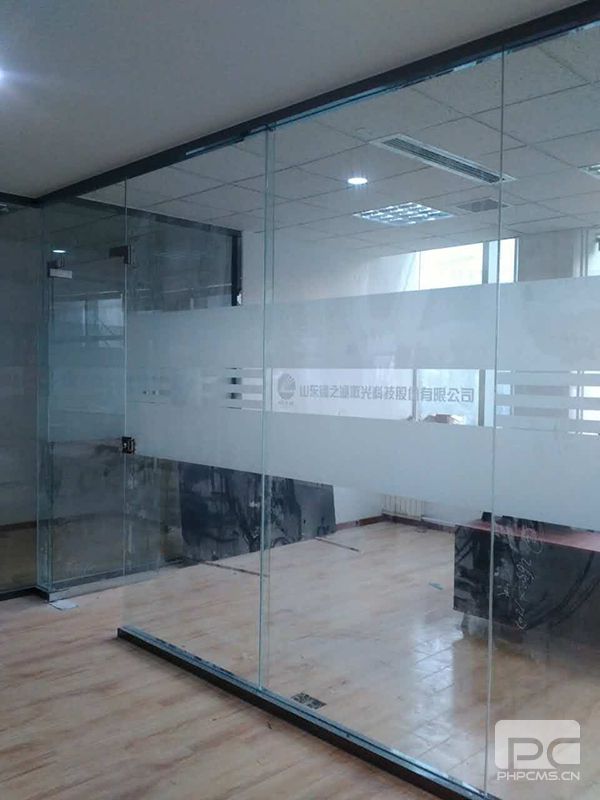 你知道辦公室玻璃隔斷搭配效果有哪些嗎？